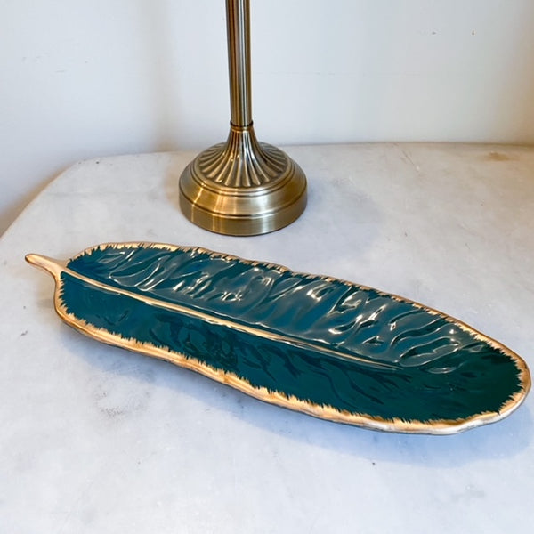BANDEJA CERAMICA DISEÑO PLUMA VERDE Y DORADO