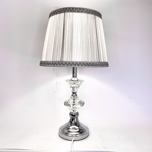 LÁMPARA DE CRISTAL Y  METAL COLOR PLATA PARA LIVING ALTO 52 CMS.