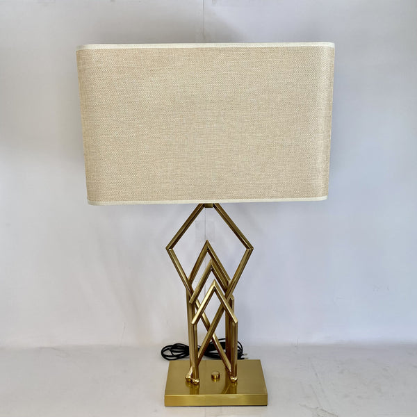 LAMPARA HIERRO GRAN PORTE DORADA METÁLICA DE 66 CMS ALTO.