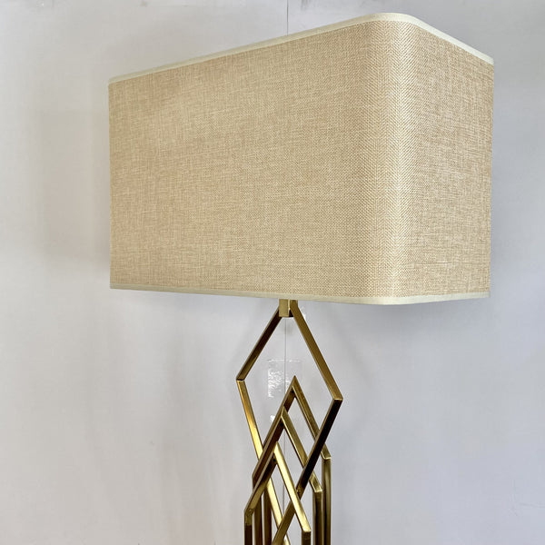 LAMPARA HIERRO GRAN PORTE DORADA METÁLICA DE 66 CMS ALTO.