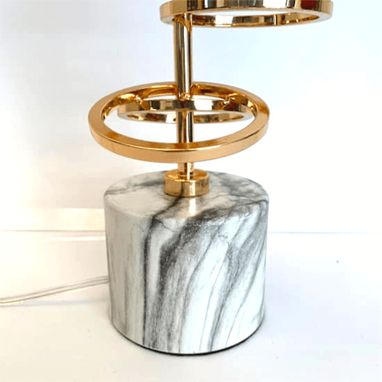 LÁMPARA CÍRCULOS DORADOS BASE MÁRMOL BLANCO 52 CM